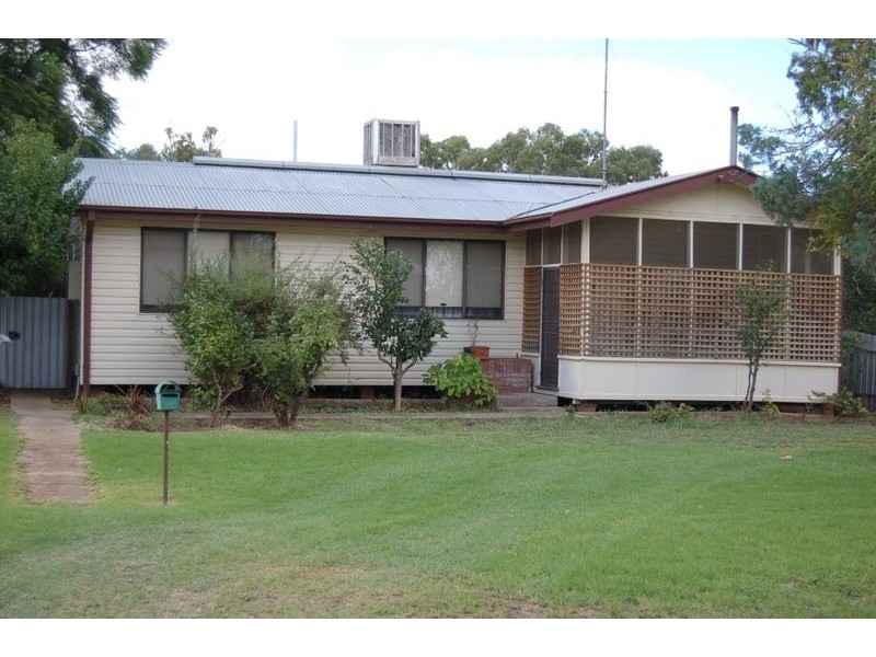 1 Kook Street, Darlington Point NSW 2706