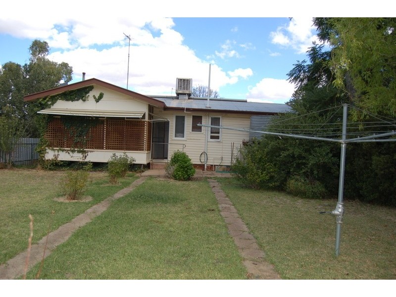1 Kook Street, Darlington Point NSW 2706