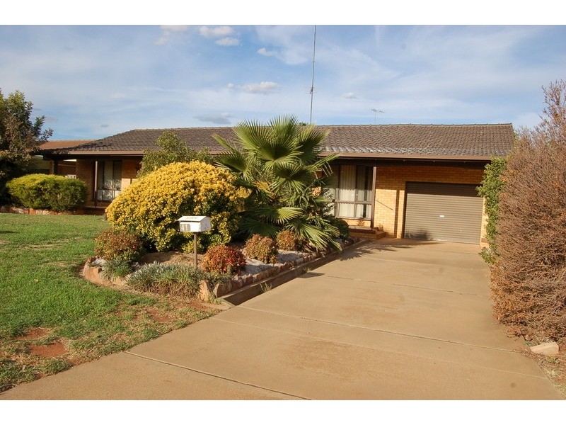 41 Clifton Boulevard, Griffith NSW 2680