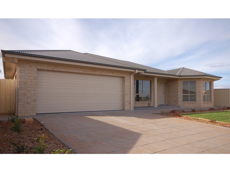 51 Brooks Crescent, Griffith NSW 2680