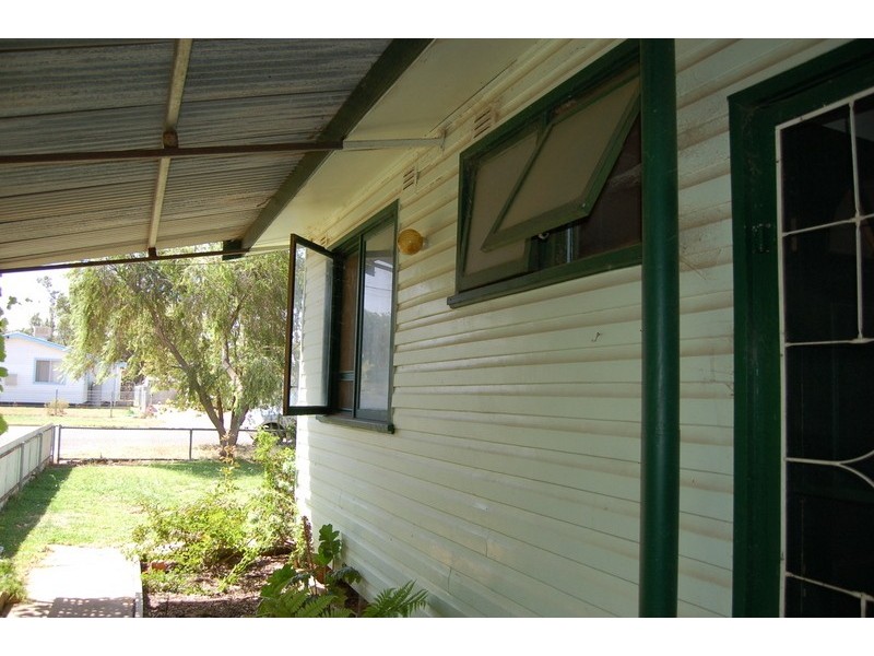 6 Kook Street, Darlington Point NSW 2706