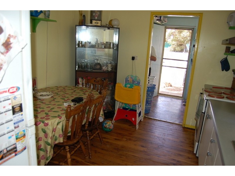6 Kook Street, Darlington Point NSW 2706