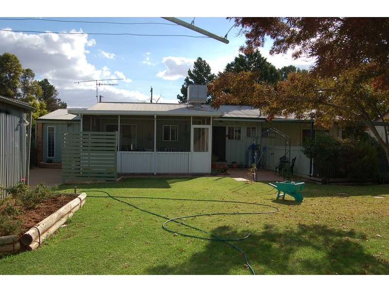 17 Bluebonnet Crescent, Coleambally NSW 2707