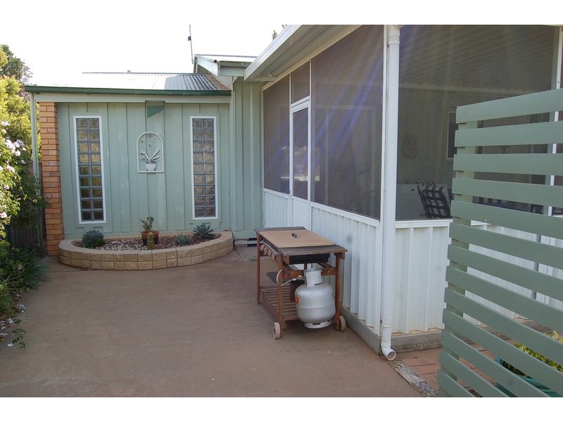 17 Bluebonnet Crescent, Coleambally NSW 2707