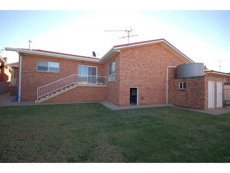 23 Roberston Street, Griffith NSW 2680