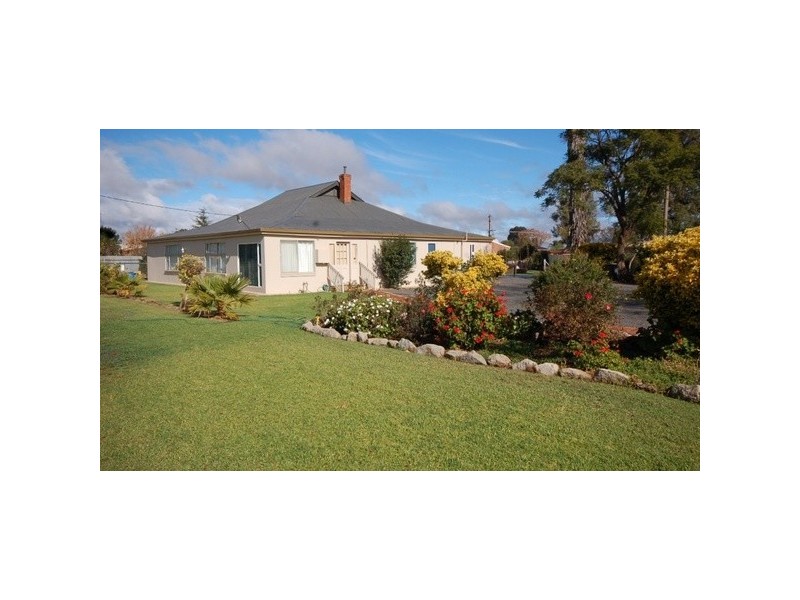 14 West Avenue, Yenda NSW 2681