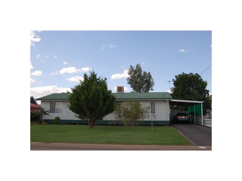 31  Campbell Street, Darlington Point NSW 2706