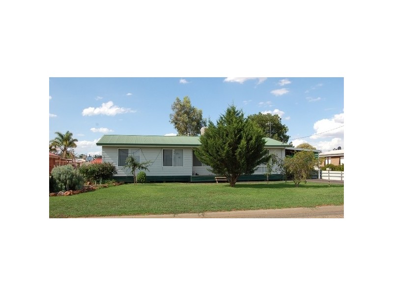 31  Campbell Street, Darlington Point NSW 2706