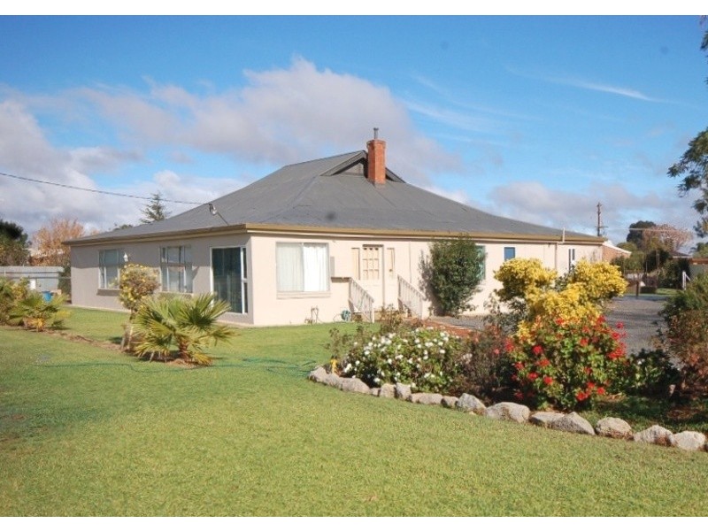 14 West Avenue, Yenda NSW 2681
