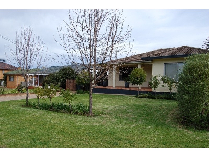 14 Langley Crescent, Griffith NSW 2680