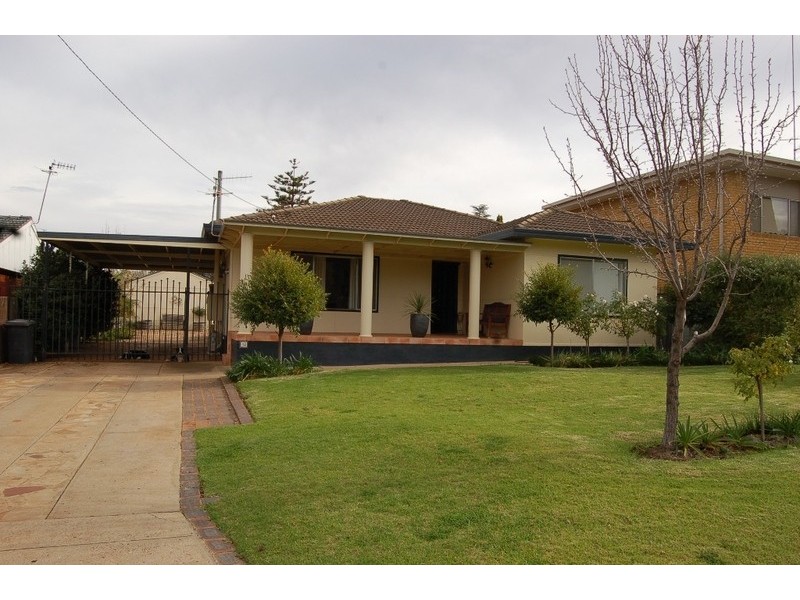 14 Langley Crescent, Griffith NSW 2680