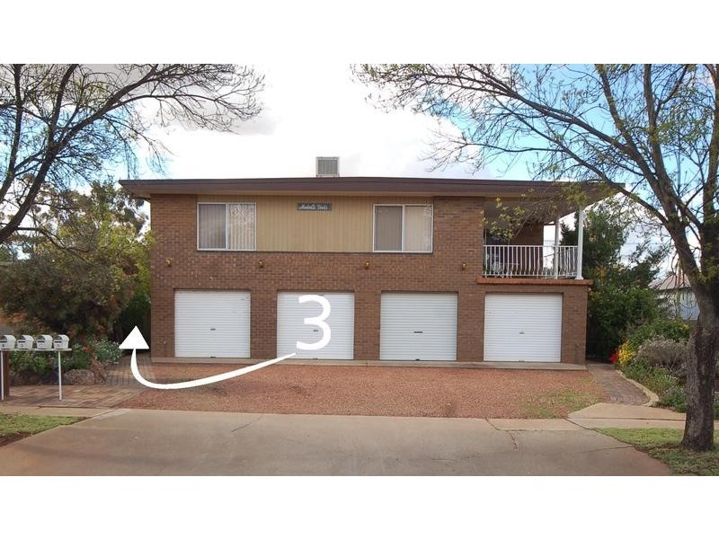 3/293 Wakaden Street, Griffith NSW 2680