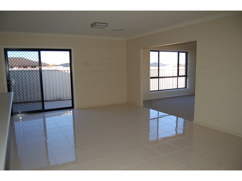 81 Clifton Boulevard, Griffith NSW 2680