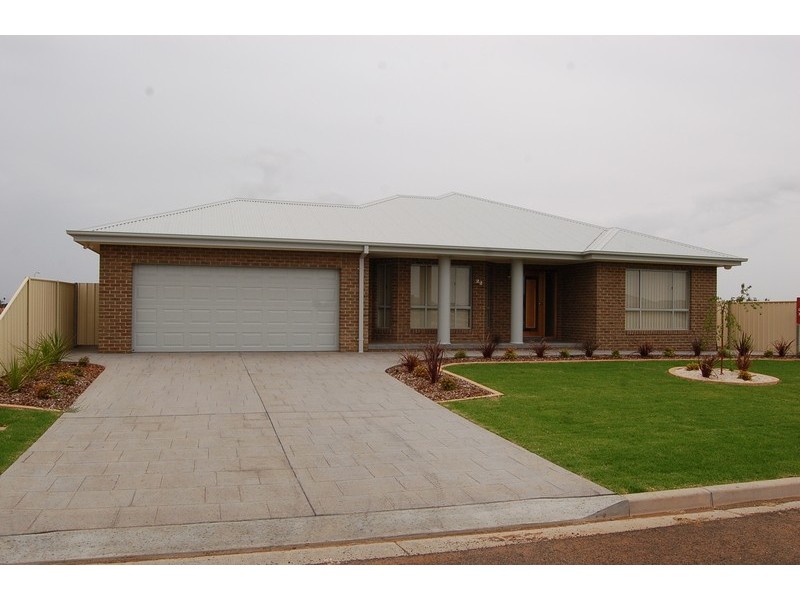 22 Gillmartin Road, Griffith NSW 2680