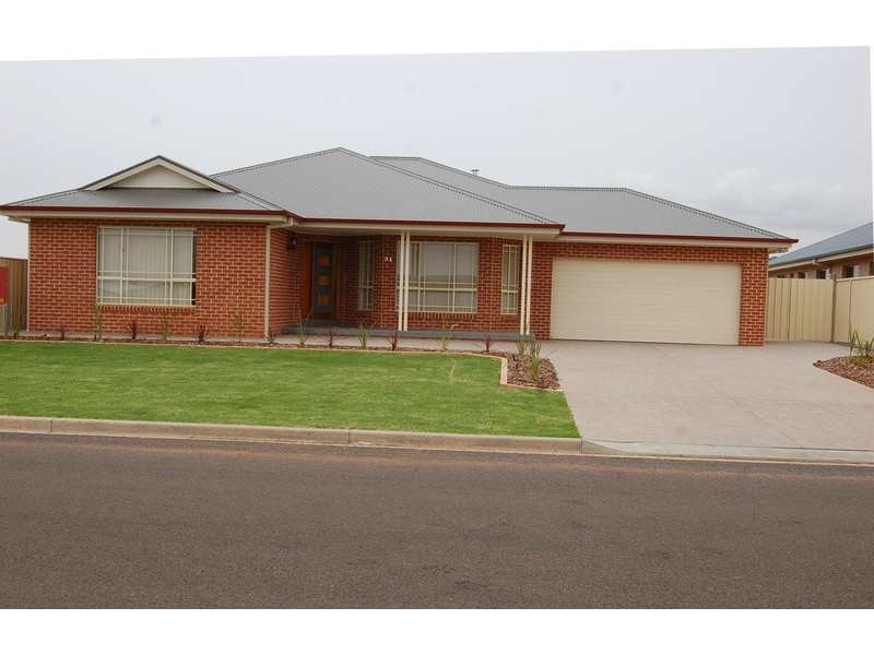 21 Gillmartin Road, Griffith NSW 2680