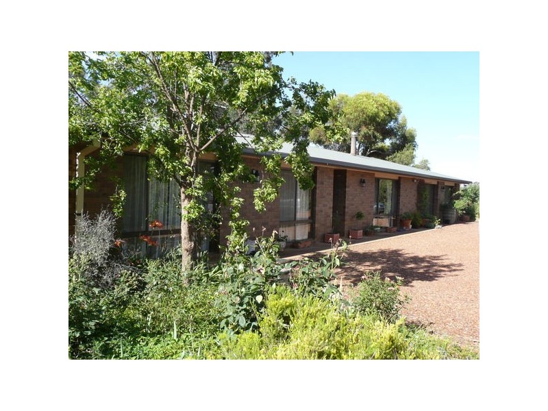 2645 Cemetry Road, Yenda NSW 2681