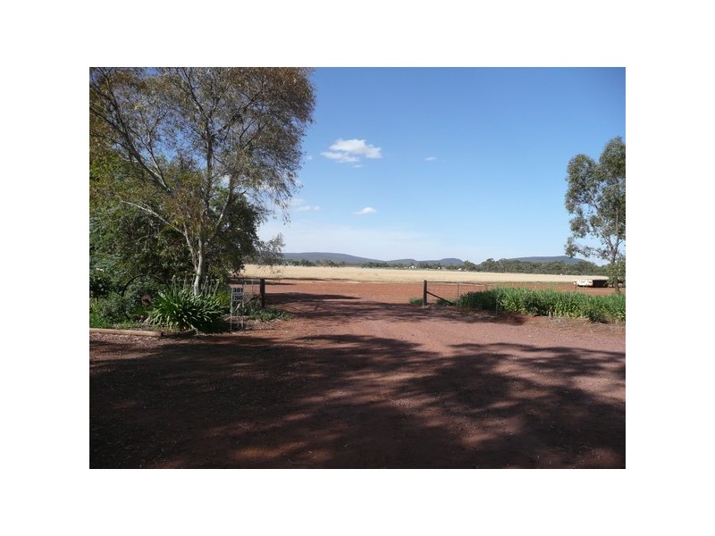 2645 Cemetry Road, Yenda NSW 2681