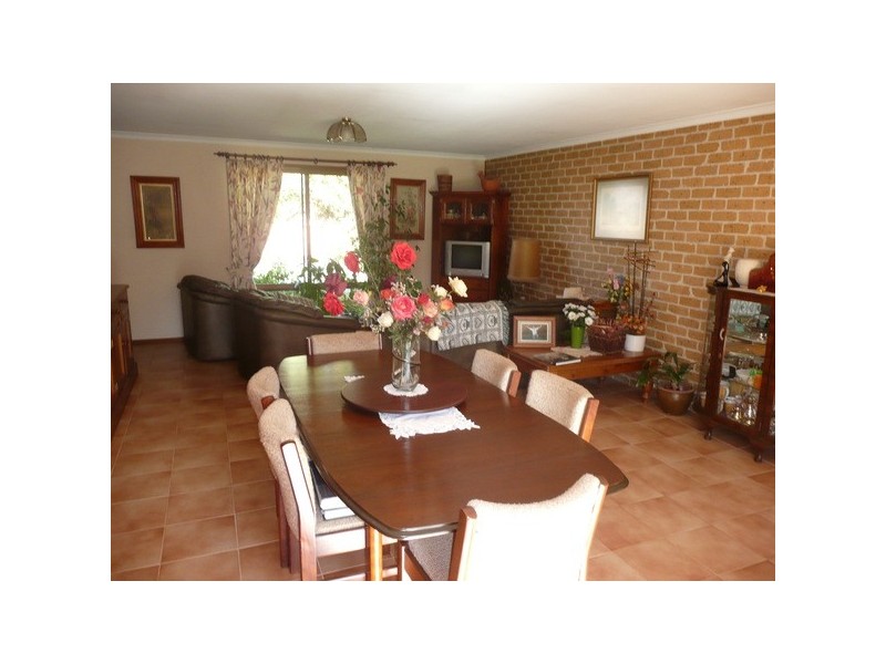 2645 Cemetry Road, Yenda NSW 2681