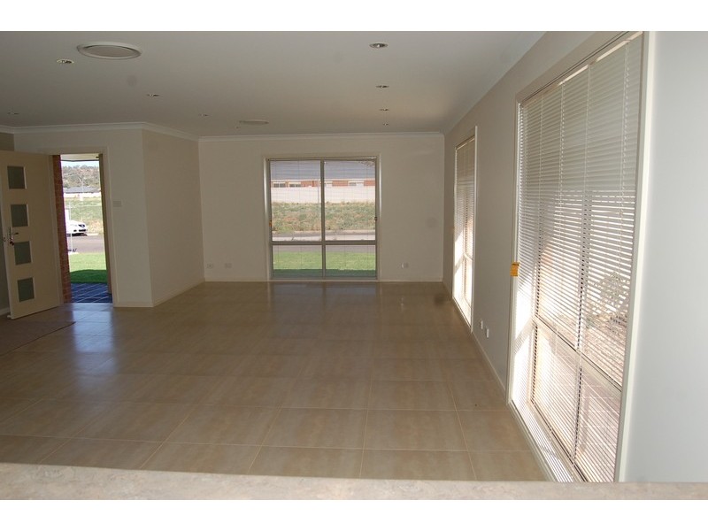 24 Madden Drive, Griffith NSW 2680