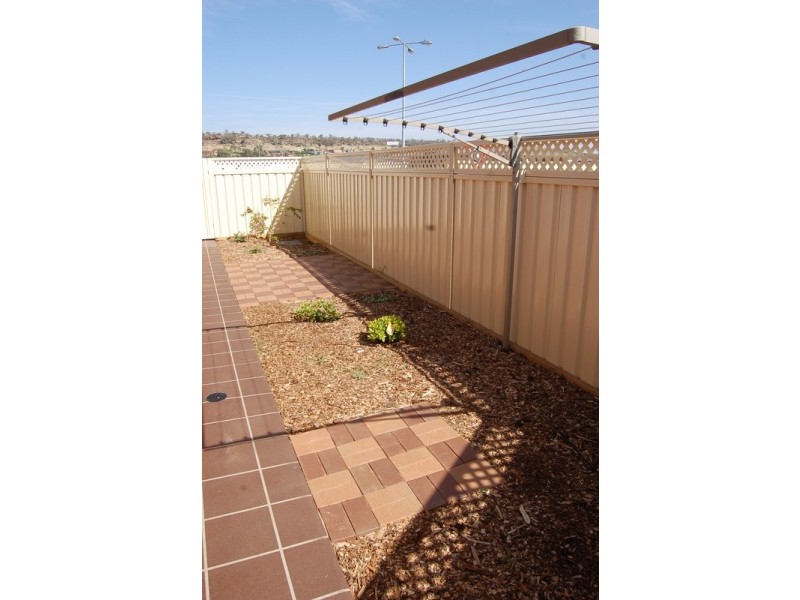 24 Madden Drive, Griffith NSW 2680
