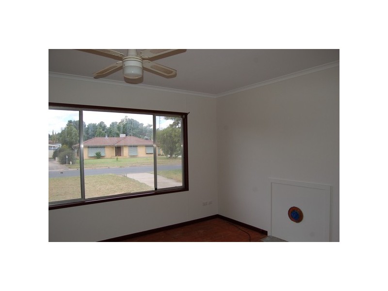 6 Bellbird Street, Coleambally NSW 2707