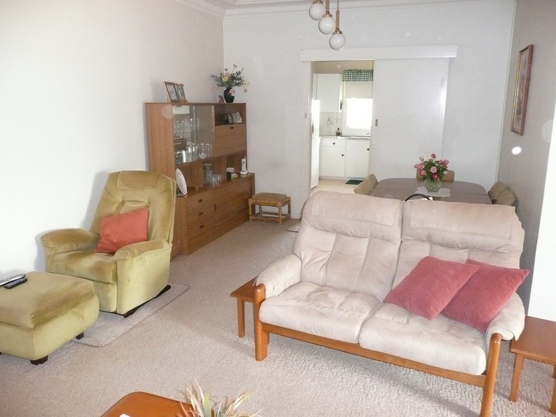 8 Lawson Crescent, Griffith NSW 2680