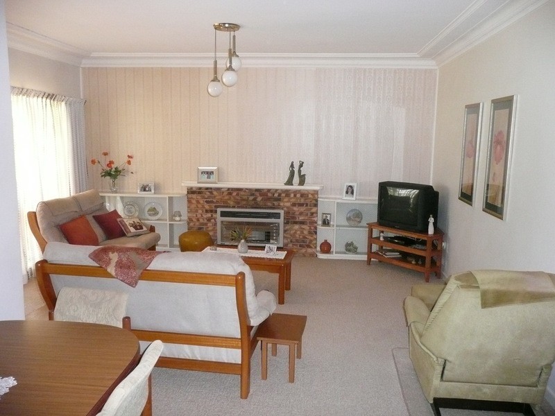 8 Lawson Crescent, Griffith NSW 2680