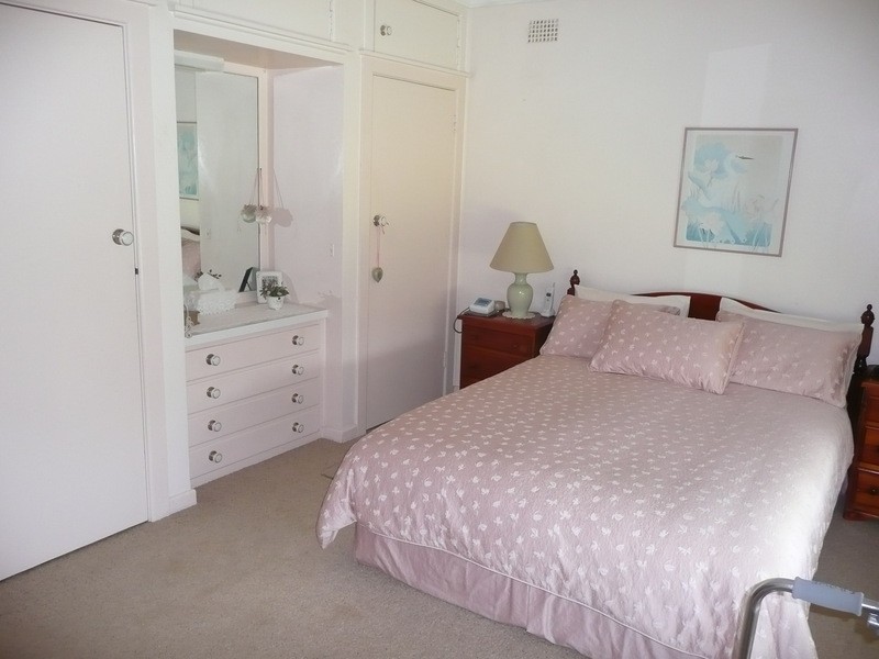 8 Lawson Crescent, Griffith NSW 2680