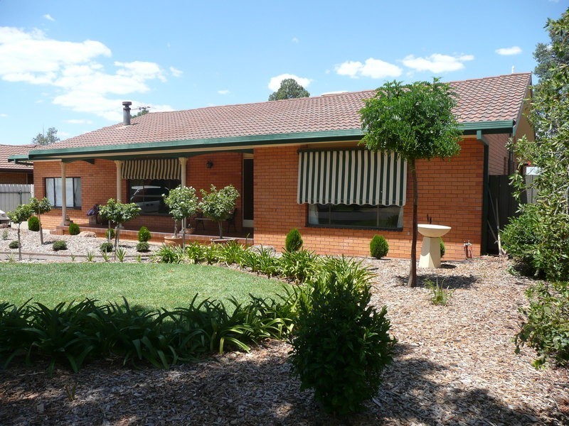 9 Burley Street, Griffith NSW 2680