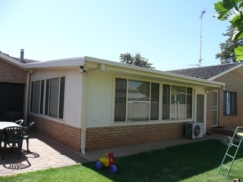 2a Mirrool Avenue, Yenda NSW 2681