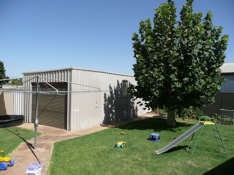 2a Mirrool Avenue, Yenda NSW 2681