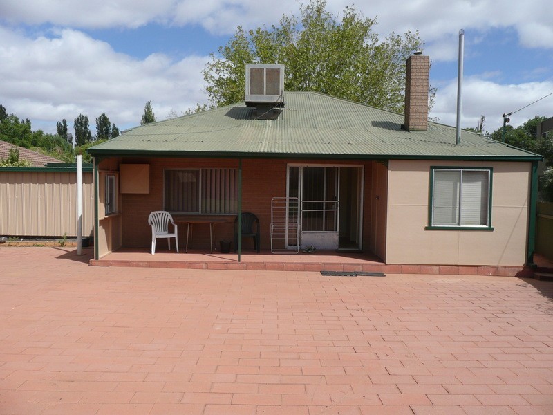 67 Kookora Street, Griffith NSW 2680