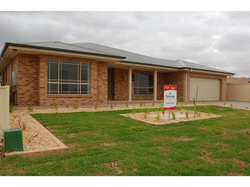 25 Gillmartin Road, Griffith NSW 2680