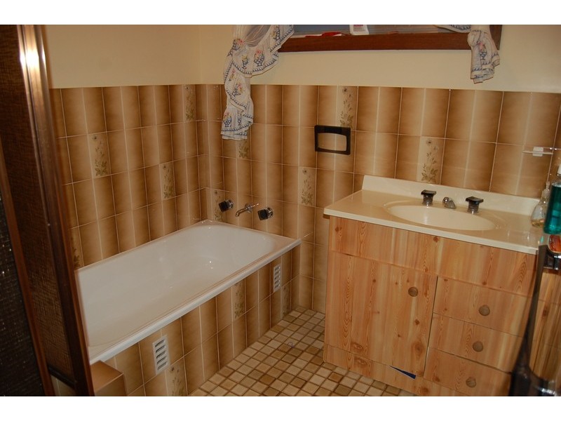 16 Doolan Crescent, Griffith NSW 2680