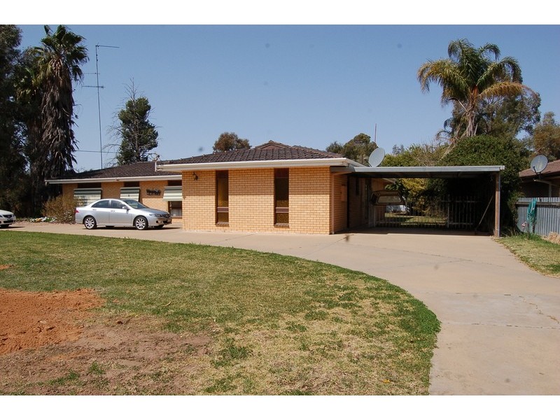 8 Sandpiper Street, Coleambally NSW 2707