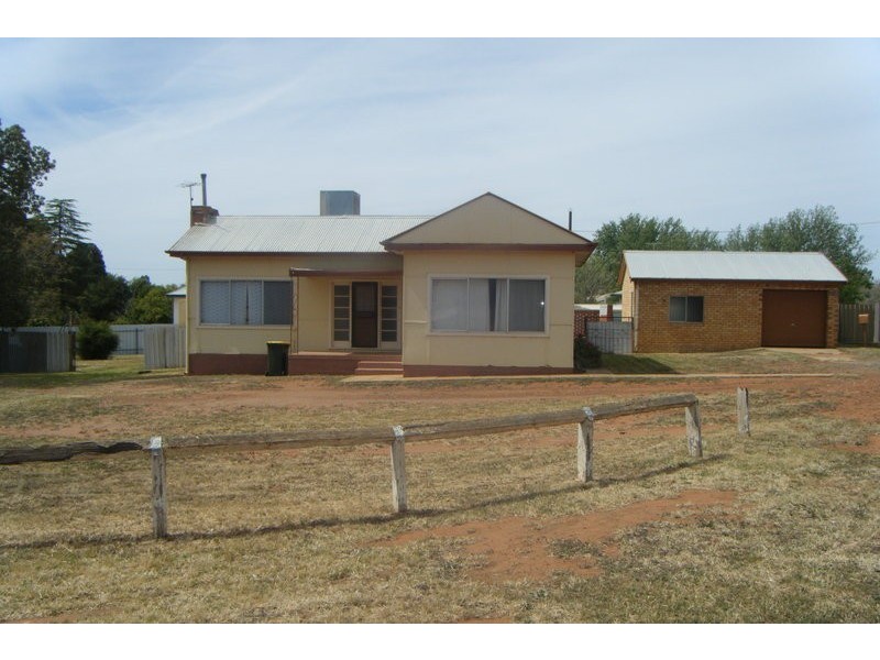 74 Bromfield Street, Griffith NSW 2680
