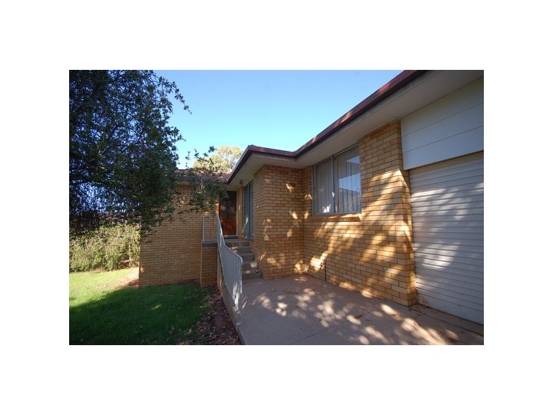 6 Jolly Place, Griffith NSW 2680