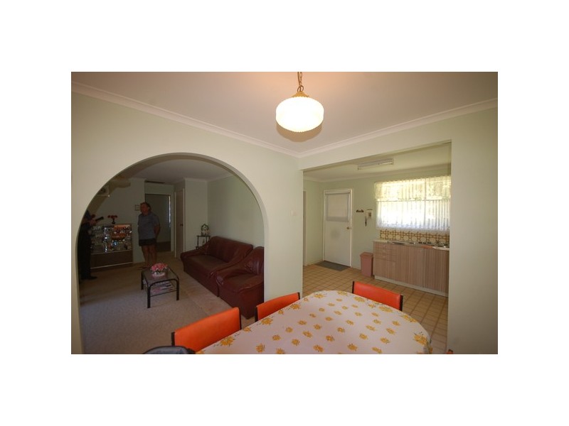 6 Jolly Place, Griffith NSW 2680