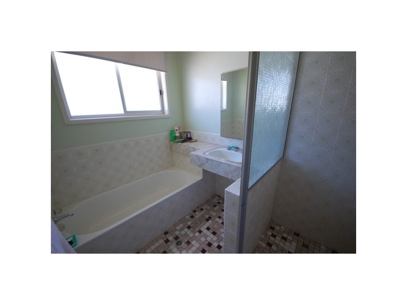 6 Jolly Place, Griffith NSW 2680