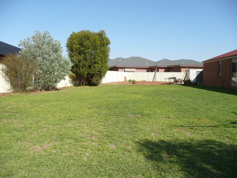 1 Altina Court, Yoogali NSW 2680