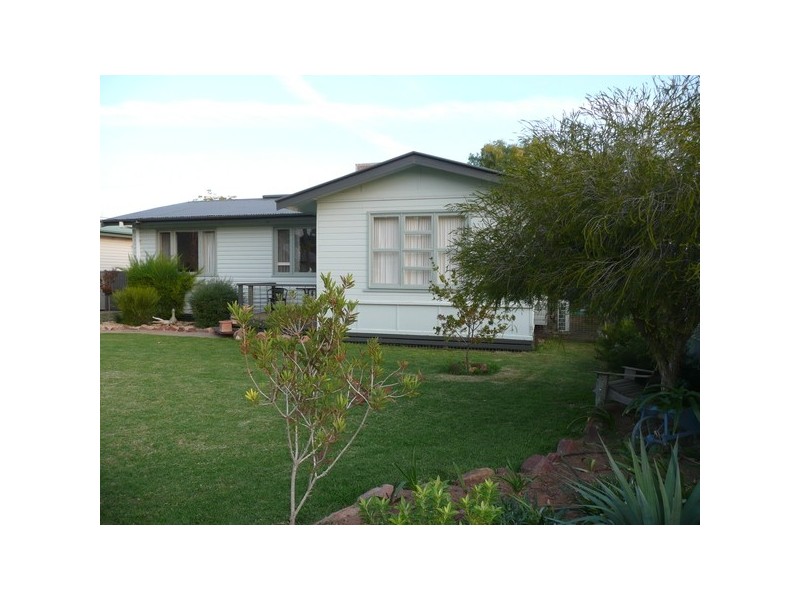 26 White Street, Darlington Point NSW 2706
