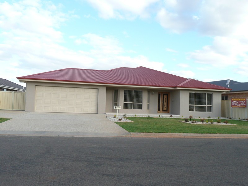 36 Brooks Crescent, Griffith NSW 2680