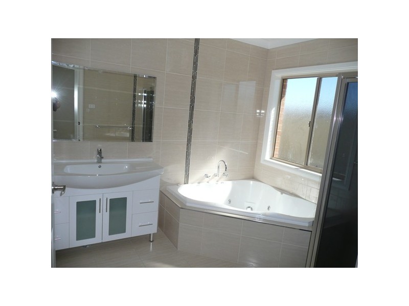 19 Gillmartin Road, Griffith NSW 2680
