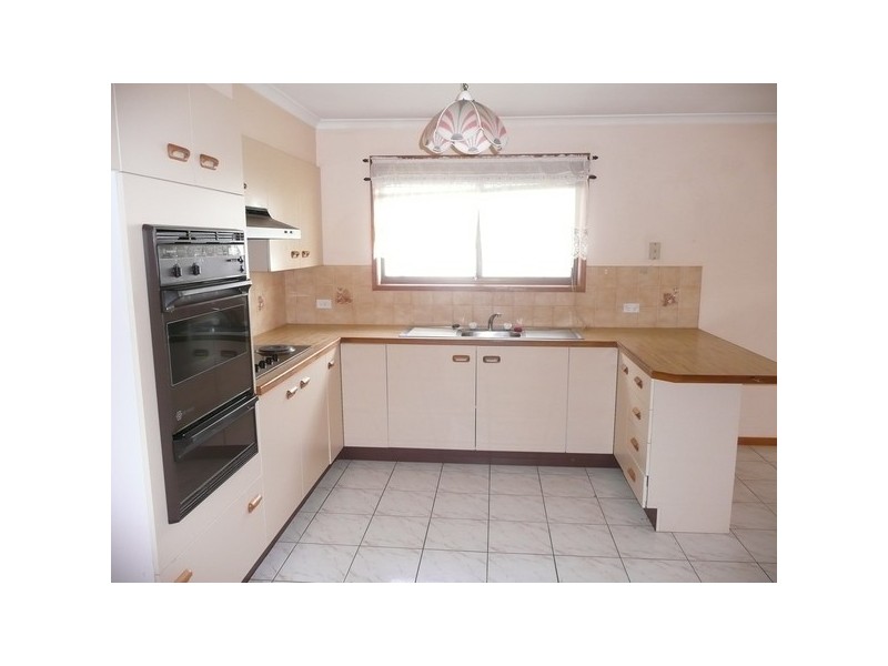 12 Chant Street, Darlington Point NSW 2706