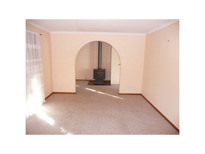 12 Chant Street, Darlington Point NSW 2706