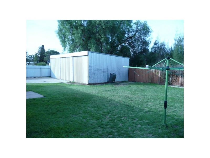 12 Chant Street, Darlington Point NSW 2706