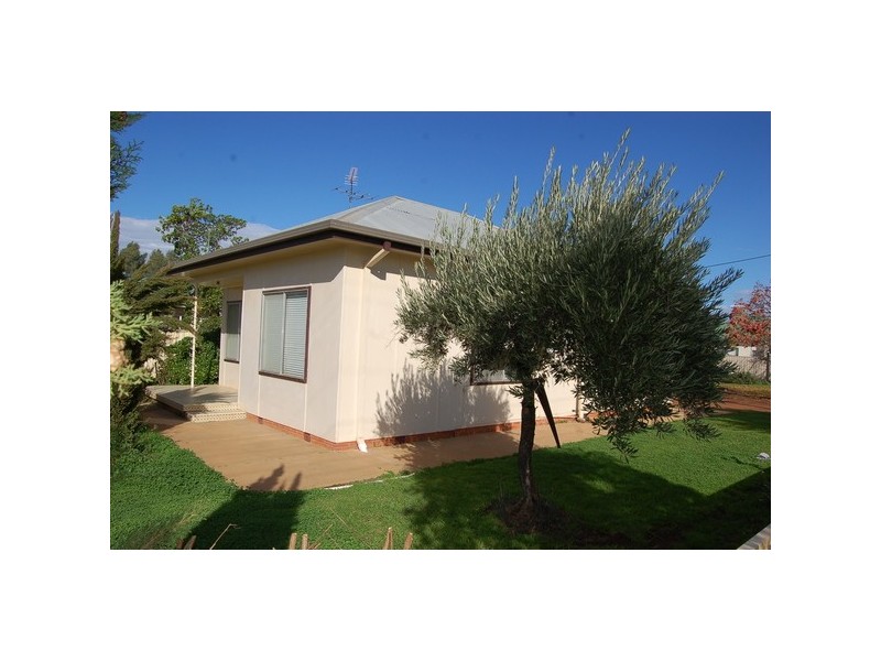 18 Moura Street, Yoogali NSW 2680