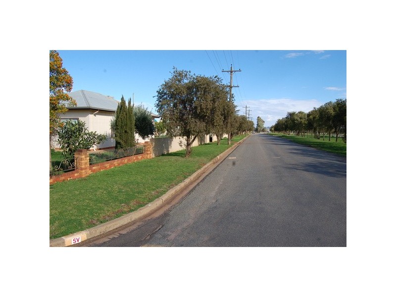 18 Moura Street, Yoogali NSW 2680