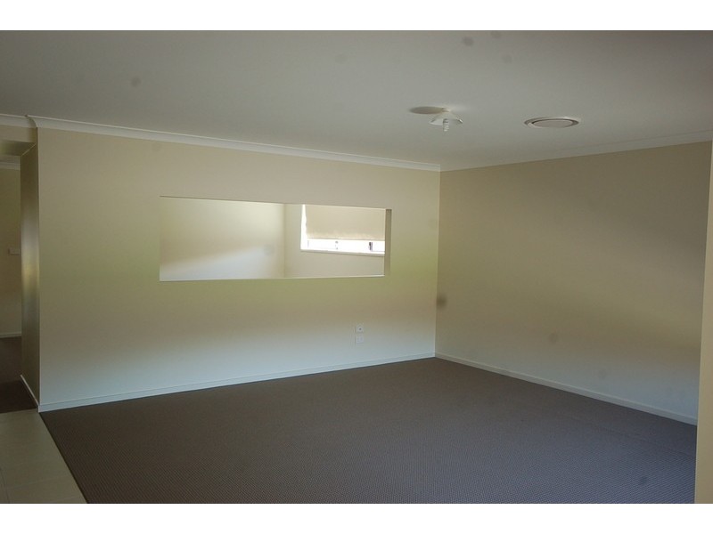 73 Clifton Boulevard, Griffith NSW 2680