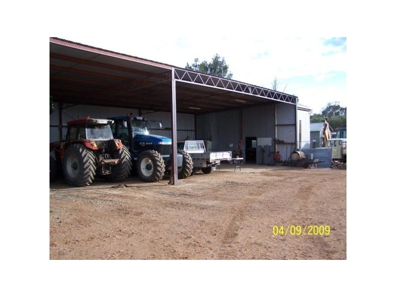 Farm  1640 Myall Park Road, Yenda NSW 2681